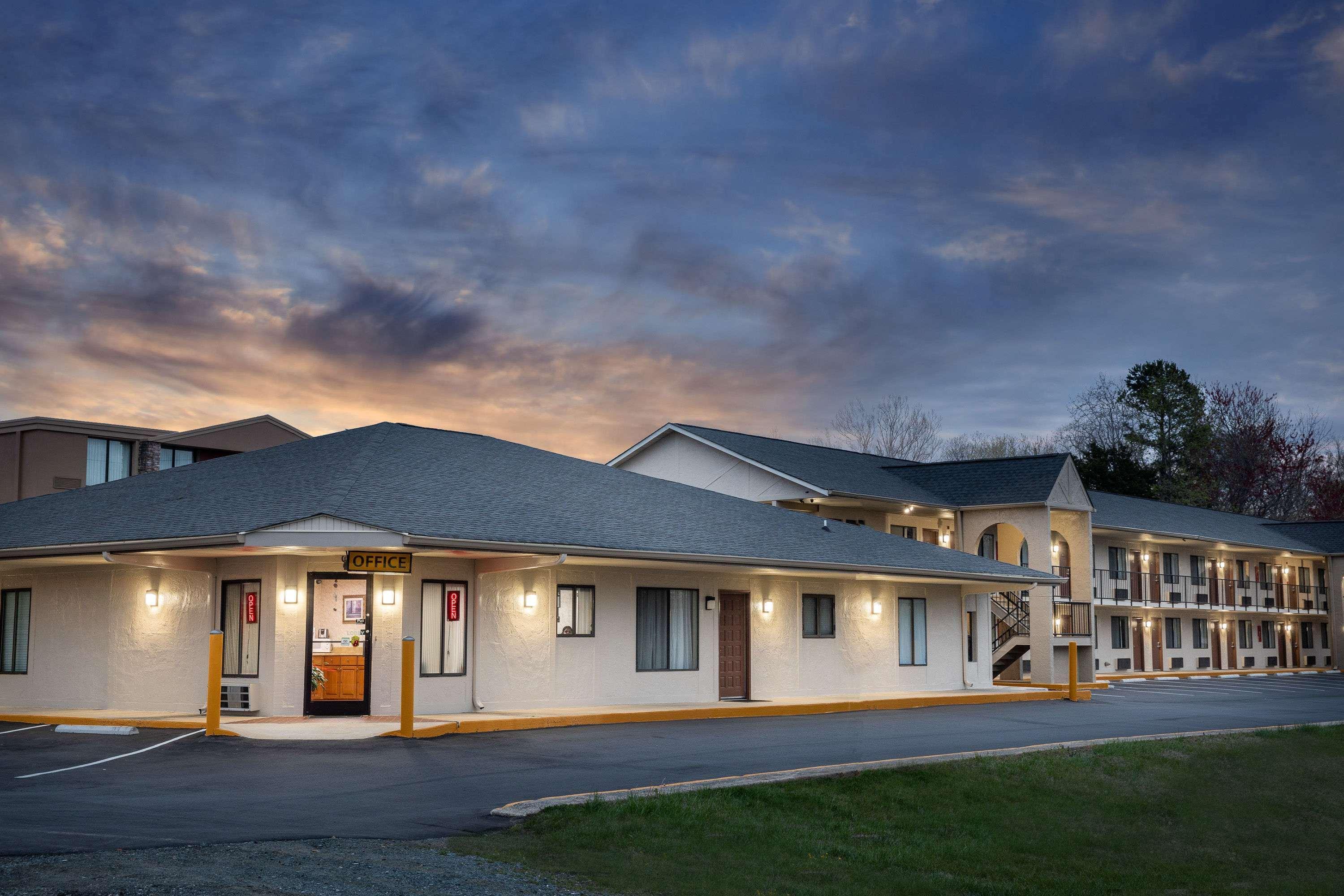 Motel Super 8 By Wyndham Burlington Nc Zewnętrze zdjęcie