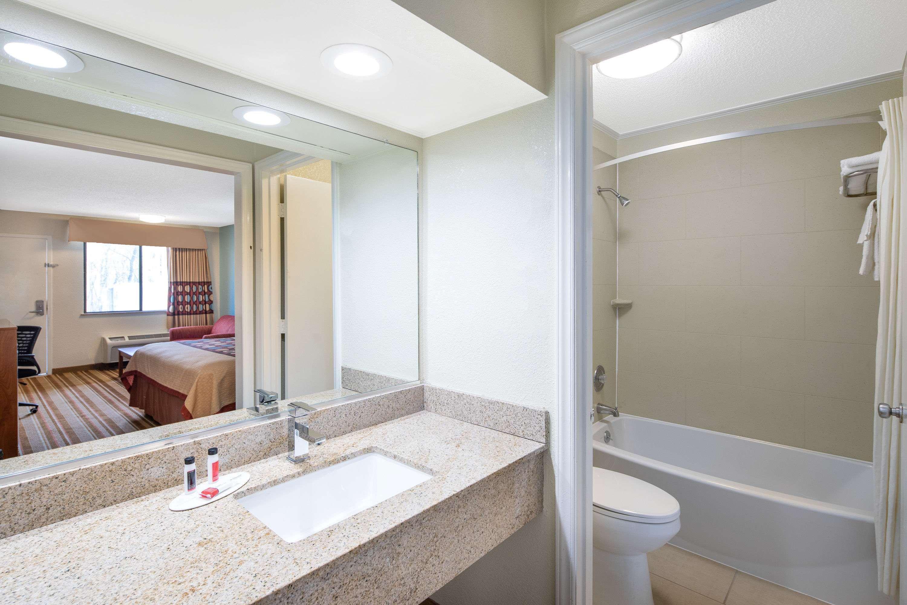 Motel Super 8 By Wyndham Burlington Nc Zewnętrze zdjęcie